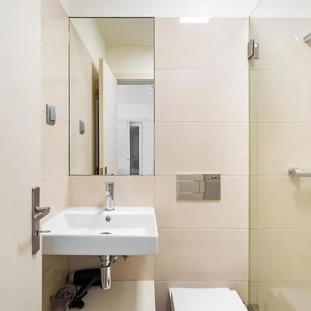 Whome Flat In The Heart Of Anjos