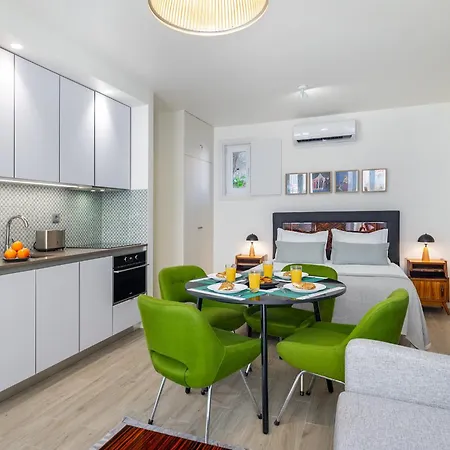 Whome Flat In The Heart Of Anjos *
