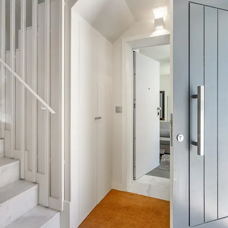 Whome Flat In The Heart Of Anjos