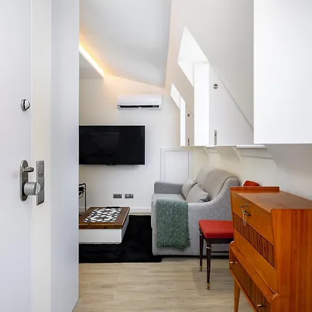 Whome Flat In The Heart Of Anjos *