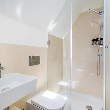 Whome Flat In The Heart Of Anjos *